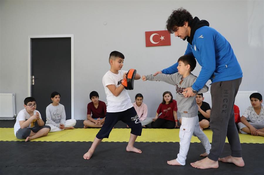 Karayollar Spor Ve Salkl Yaam Merkezi Karate Ders Foto