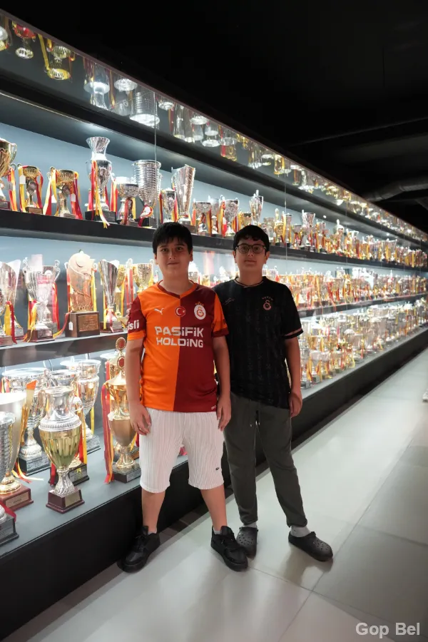 Gaziosmanpaşa Belediyesi’nden Gençlere Galatasaray Stadyumu ve Müzesi Gezisi