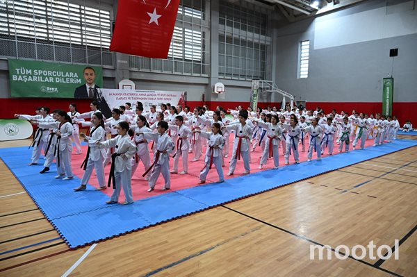 Gaziosmanpaşa Belediyesi’nde Karate ve Taekwondo Kuşak Terfi Heyecanı