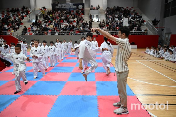 Gaziosmanpaşa’da Taekwondo Ailesi Kuşak Terfi Sınavında Bir Araya Geldi