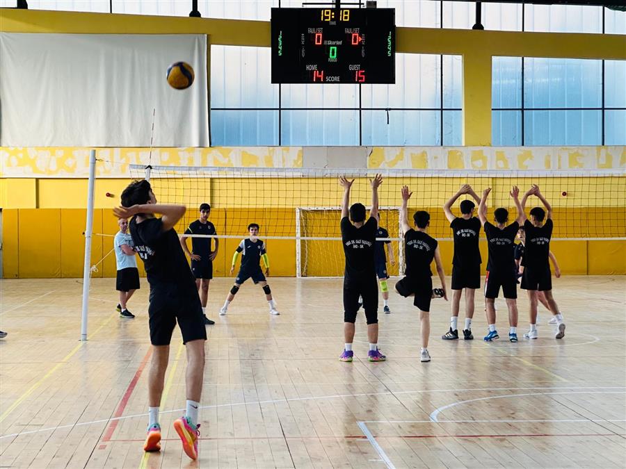 Yzme Havuzu Ve Spor Kompleksi Voleybol Ders Foto