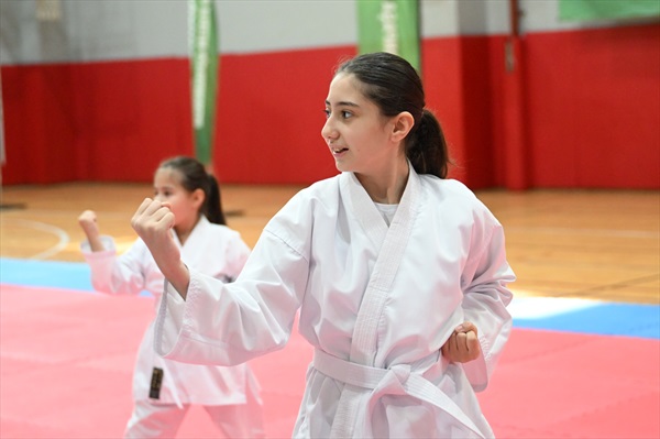 Gaziosmanpaşa’Da Karate Ve Taekwondo Kuşak Heyecanı!