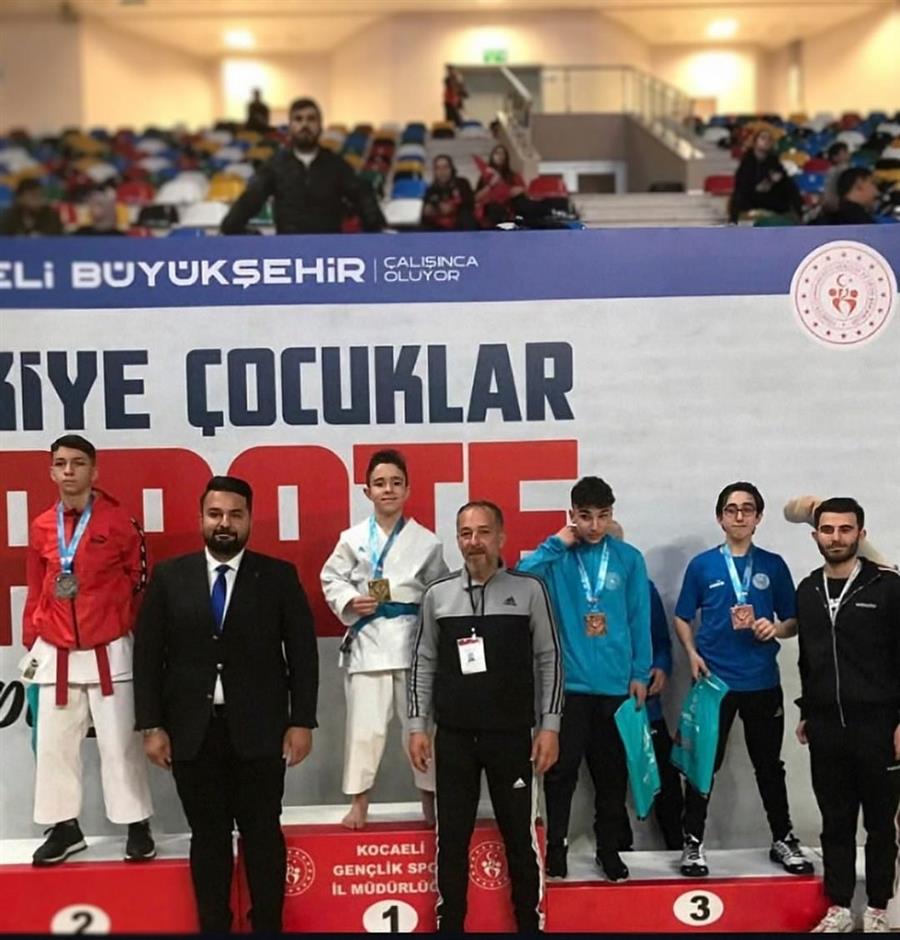 Türkiye Çocuklar Karate Şampiyonası'ndan Madalyalarla Döndük!