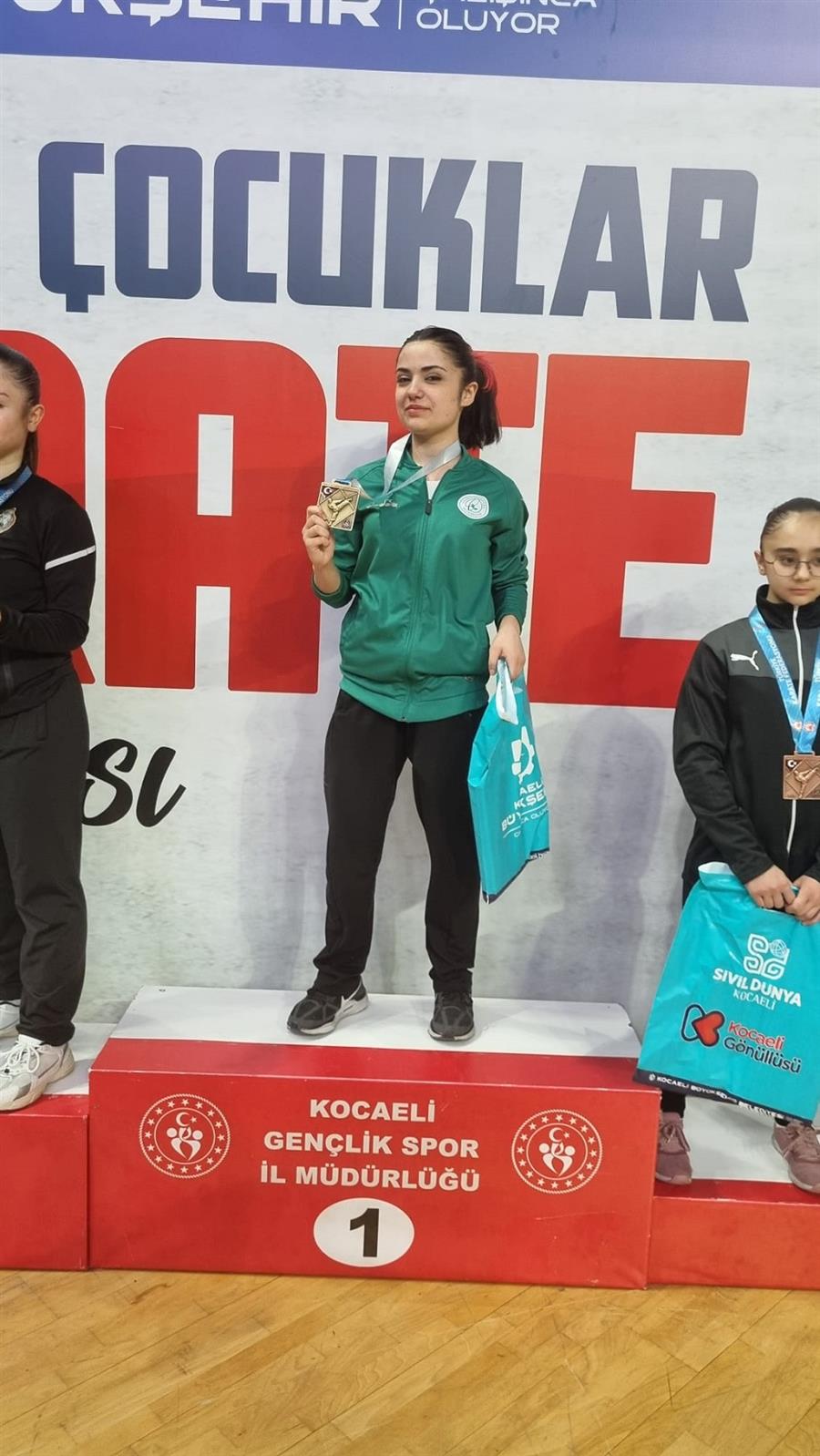 Türkiye Çocuklar Karate Şampiyonası'ndan Madalyalarla Döndük!