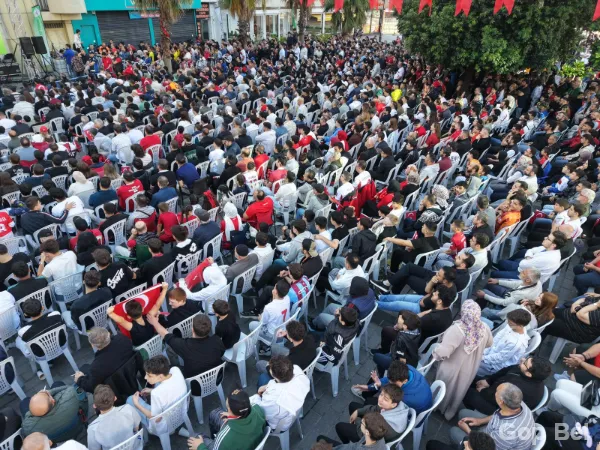 Gaziosmanpaşa’da Milli Maç Heyecanı Cumhuriyet Meydanı’nda Yaşandı