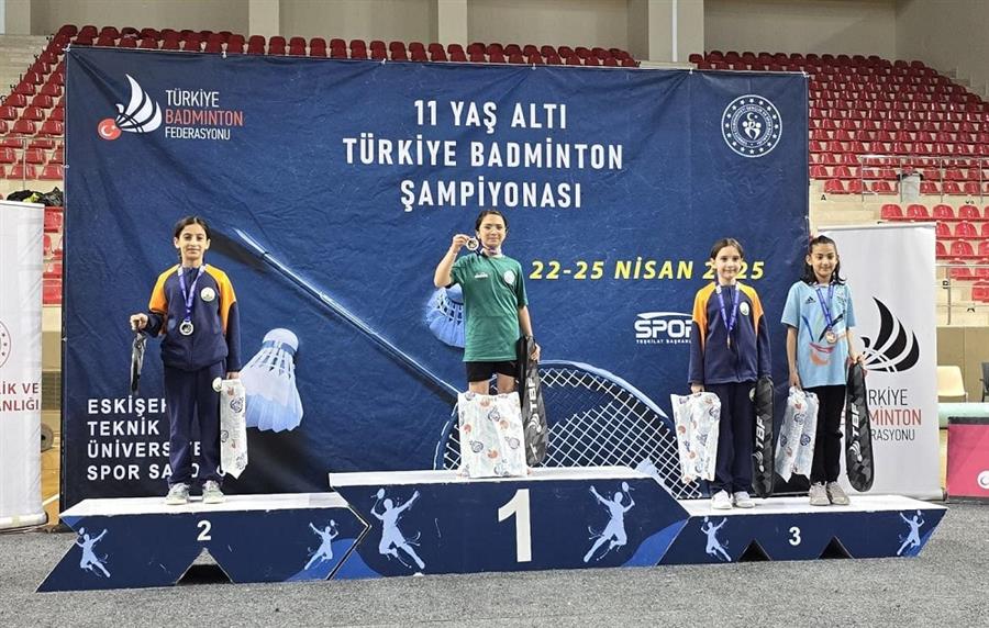 Minik Yıldızlar Kürsüde Parladı