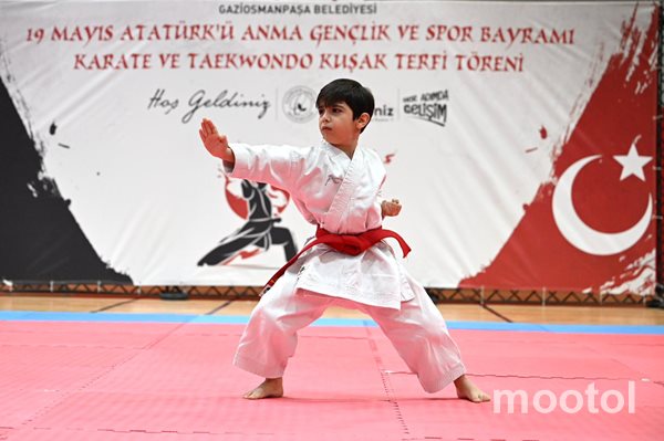 Gaziosmanpaşa Belediyesi’nde Karate ve Taekwondo Kuşak Terfi Heyecanı