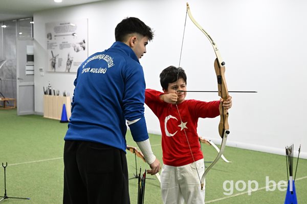 23 Nisan’da Okçulukla Buluşan Çocuklar Hedefi Tam Vurdu
