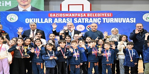 Gaziosmanpaşa’Da 450 Öğrenci Satranç Turnuvasında Kozlarını Paylaştı
