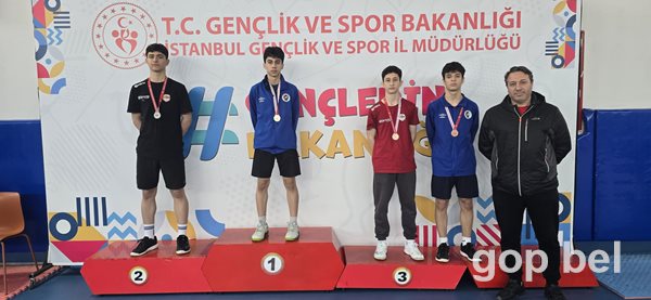 Badmintonda Zirve Bizim! İstanbul Şampiyonluğuna Damga Vurduk!