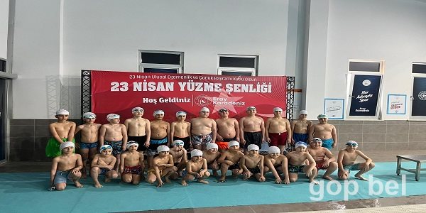 23 Nisan’da Çocuklar Yüzme Etkinliğiyle Bayramın Keyfini Çıkardı