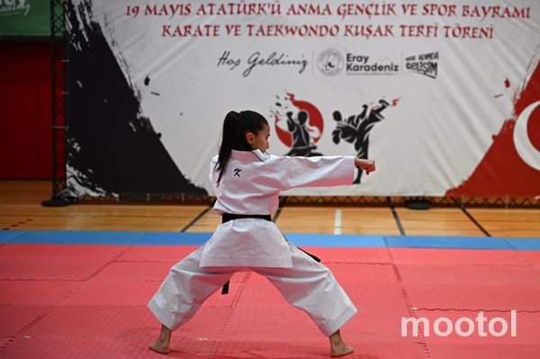 Gaziosmanpaşa Belediyesi’nde Karate ve Taekwondo Kuşak Terfi Heyecanı