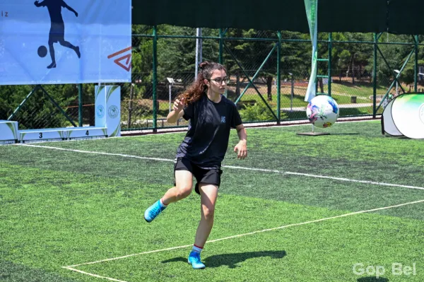 Gaziosmanpaşa Belediyesi Ayak Tenisi Turnuvası Büyük Heyecana Sahne Oldu