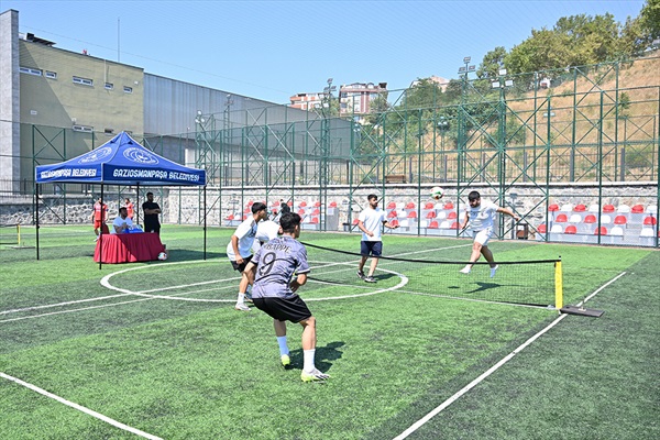 Gaziosmanpaşa’Da Ayak Tenisi Turnuvası Heyecana Sahne Oldu