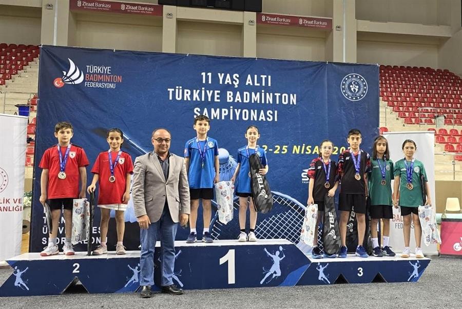 Minik Yıldızlar Kürsüde Parladı