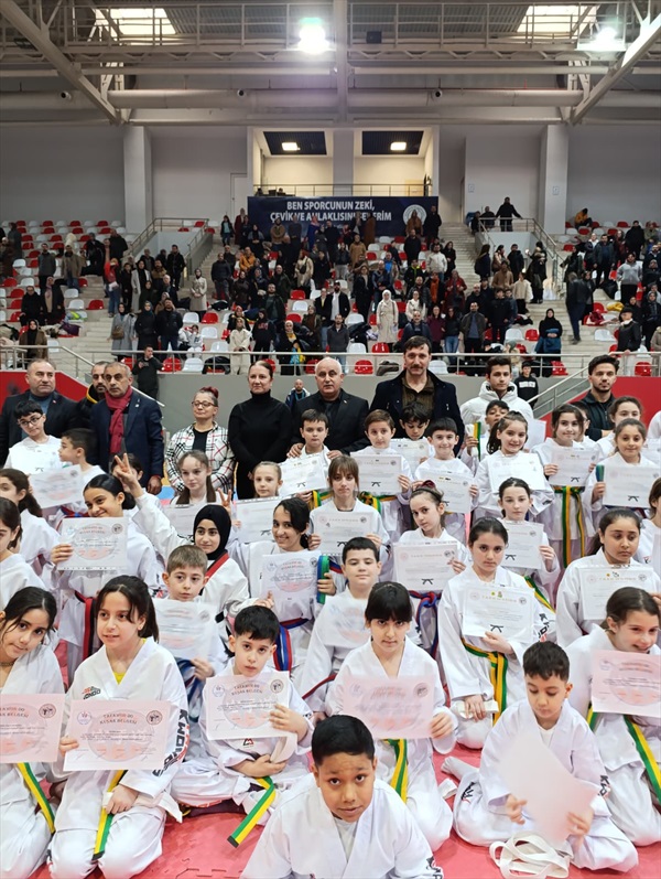 Taekwondo Sporcuları Kuşak Terfi Sınavında Buluştu