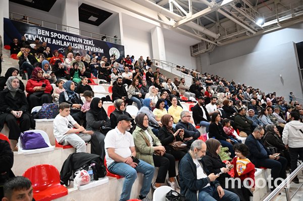 Gaziosmanpaşa’da Taekwondo Ailesi Kuşak Terfi Sınavında Bir Araya Geldi