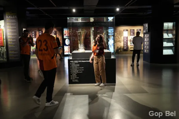 Gençlerimiz Galatasaray Stadyumu ve Müzesi’ni Ziyaret Etti